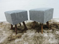 PUFF BANQUETA RETRO QUADRADO SUEDE CINZA DECORACAO SALA - KONTAYNER