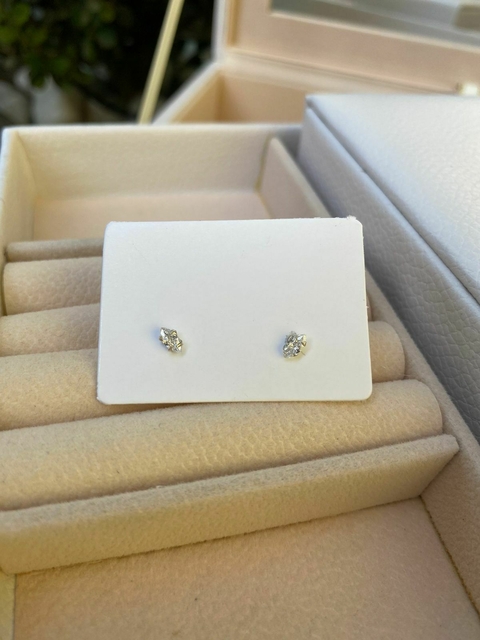 Brinco pedra de luz P