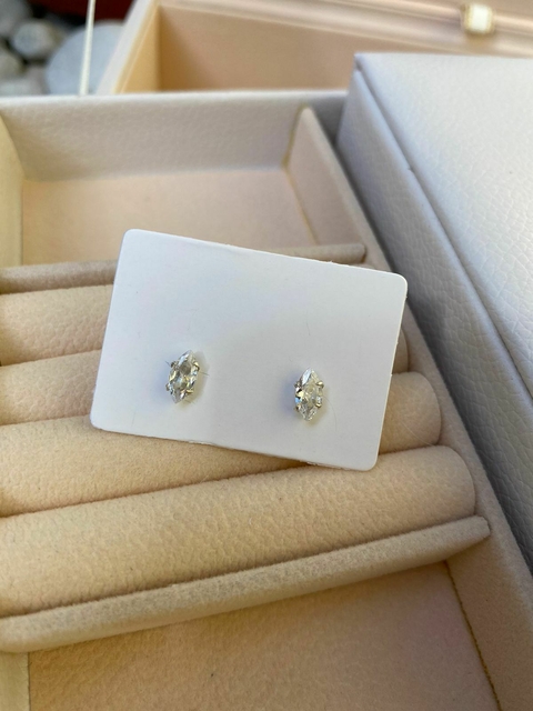 Brinco pedra de luz M