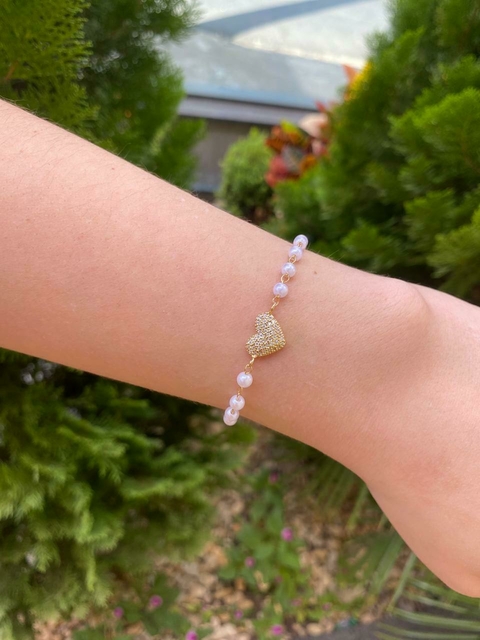 Pulseira pérolas com coração cravejado