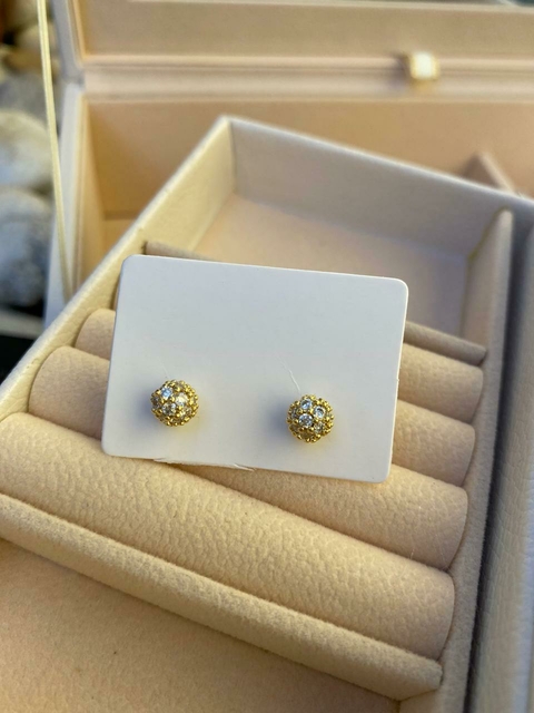 Brinco bolinha zircônia