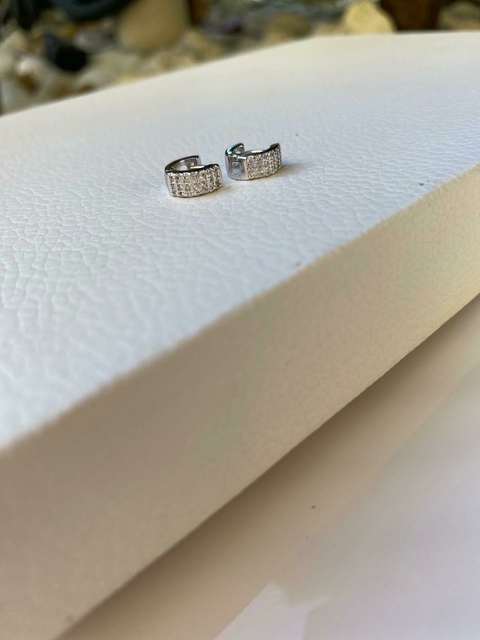 Argola cravejada ródio P