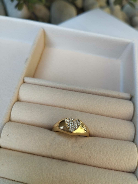 Anel detalhe coração