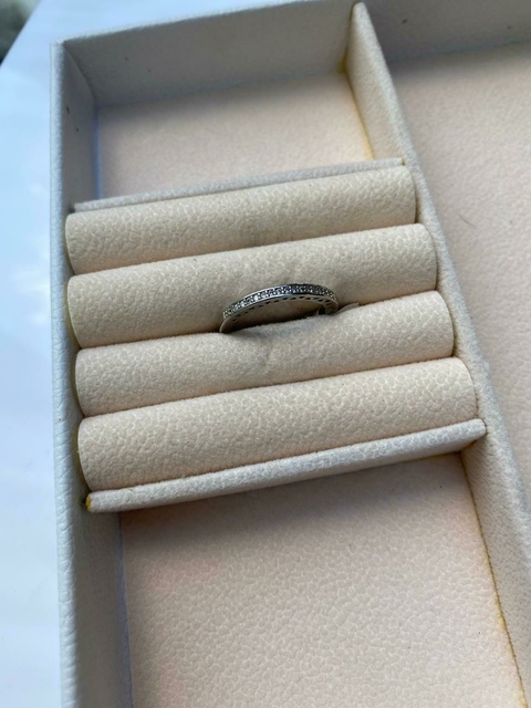 Anel aparador zircônias