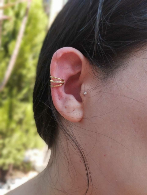 Piercing fake triplo cravejado ouro