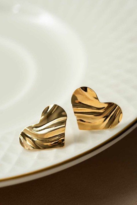 Brinco Coração martelado