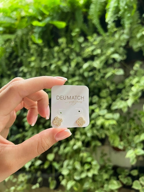 Brinco Trevo Cravejado