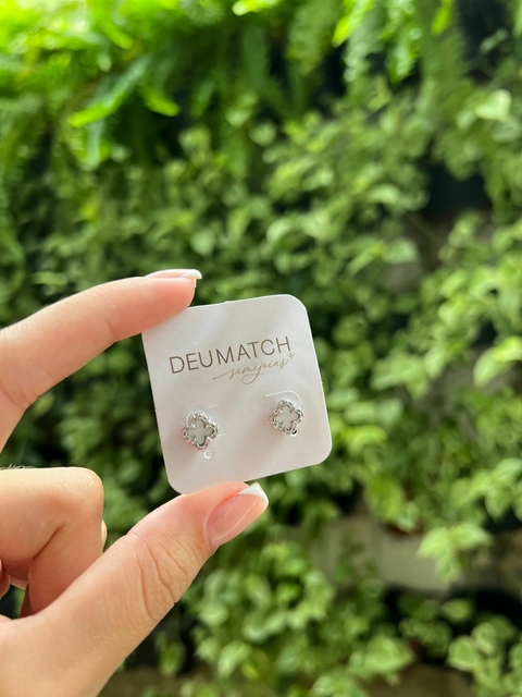 Brinco Trevo Cravejado