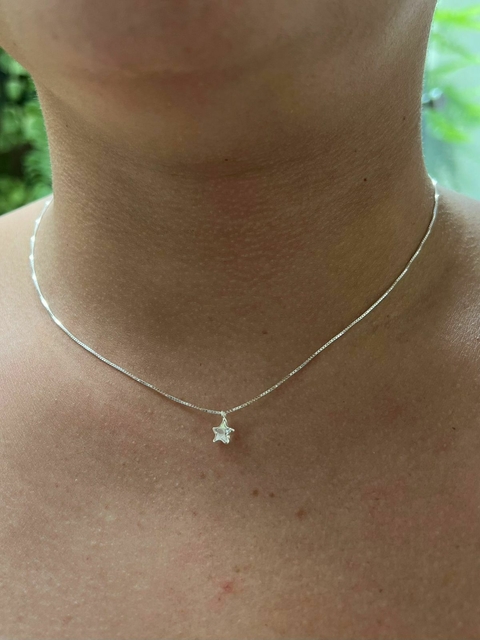 Colar ponto de luz estrela