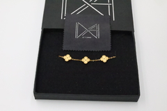 Pulsera Dorada tipo Van Cleef “trébol”. Doble Vista en internet