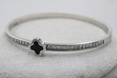 Brazalete tipo Van Cleef en acero inoxidable 316L de 1 trébol. en internet