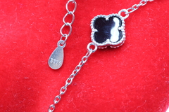 Pulsera tipo Van Cleef 3 tréboles negros en plata .925 con piedra ónix. en internet