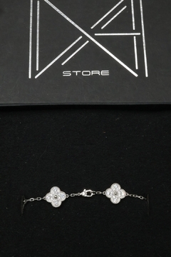Imagen de Pulsera tipo Van Cleef con Grabados VCA y AUG 750 19 cm en Plata .925
