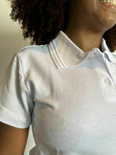 Camiseta Polo Feminina / Monte Azul - loja online