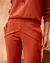 Conjunto jogging c/ casaco capuz e calça c/ recortes - Allú