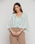 Blusa decote v em crepe c/babado frente e mg 7/8 na internet