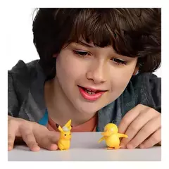 Set Detective Pikachu + Bubasaur Pokemon Detective Pikachu - JuguetiLand