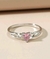 Anillo de Plata con un Corazón Rosa en internet