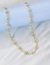Collar de flores blancas - comprar en línea