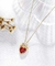 Collar con un dije de corazón rojo - comprar en línea