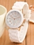 Reloj con Detalles en Blanco - comprar en línea