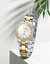 Reloj con Cadena de Oro y Correa de Metal - comprar en línea