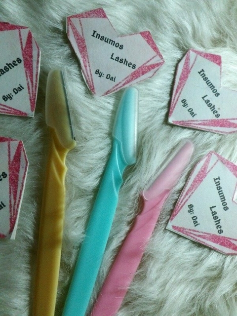 Perfilador para cejas x3 unidades (TIPO NAVAJA, RECTA)