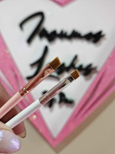 Pincel especial para cejas y henna