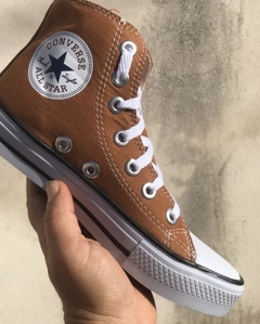 Converse Bota en internet