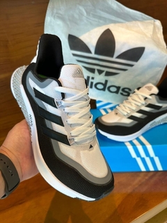 Adidas 4D FWD 2 en internet