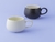 TAZA DE STONEWARE 350ML CON DISENO DE RELIEVE ESTILO PANAL CREMA APTO PARA MICROONDAS Y LAVAVAJILLAS 9X13CM - Tendence