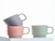 TAZA DE PORCELANA 355ML CON DISENO DE RELIEVE EN LINEAS GRIS APTO PARA MICROONDAS Y LAVAVAJILLAS 9X13CM - Tendence