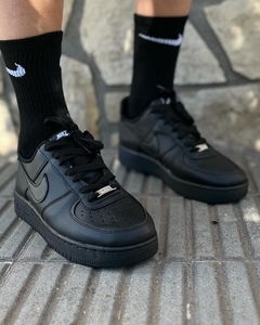 Zapatillas Nike Airforce Premium Negras en internet