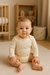 Body infantil manga longa em 100% algodão, ideal para conforto e proteção do bebê. Com fechamento por botões e disponível em várias cores e tamanhos, é perfeito para todas as ocasiões. Qualidade e carinho para o dia a dia dos pequenos.