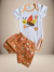 Conjunto de body e shorts pequenos com estampa de abelha e flores, em tons de laranja e branco.

Descubra a Flor do Gato, loja de roupas infantis em Taubaté, Pindamonhangaba, Caçapava e Tremembé, com moda de qualidade e estilo para bebês e crianças.