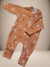Macacão infantil da Linha Zip & Dream com estampa de abelhas e flores em fundo laranja.

Descubra a Flor do Gato, loja de roupas infantis em Taubaté, Pindamonhangaba, Caçapava e Tremembé, com moda de qualidade e estilo para bebês e crianças.