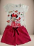 Conjunto infantil feminino com camiseta branca estampada da Minnie e short rosa.
Descubra a Flor do Gato, loja de roupas infantis em Taubaté, Pindamonhangaba, Caçapava e Tremembé, com moda de qualidade e estilo para bebês e crianças.