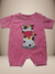 Macacão infantil rosa com estampa de vaquinha feliz, ideal para bebês de 0 a 24 meses.
Descubra a Flor do Gato, loja de roupas infantis em Taubaté, Pindamonhangaba, Caçapava e Tremembé, com moda de qualidade e estilo para bebês e crianças.