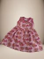Vestido infantil rosa com estampa de borboletas e flores, parte da linha Mundo Encantado.
Descubra a Flor do Gato, loja de roupas infantis em Taubaté, Pindamonhangaba, Caçapava e Tremembé, com moda de qualidade e estilo para bebês e crianças.