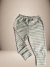 Calça de bebê com pé reversível, listrada em tons claros e escuros, ideal para crianças de 0 a 24 meses.

Descubra a Flor do Gato, loja de roupas infantis em Taubaté, Pindamonhangaba, Caçapava e Tremembé, com moda de qualidade e estilo para bebês e crianç