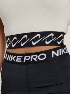NIKE ESSENTIAL SWOOSH TOP - Pony salvaje