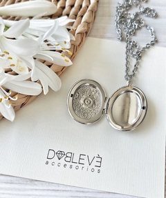 Collar relicario plateado oval - comprar online