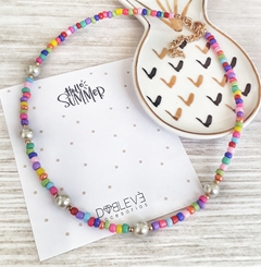 Gargantilla multicolor con perlas