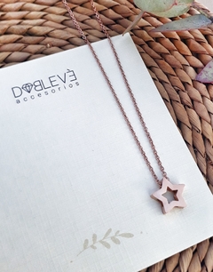 Collar de acero rosado estrella