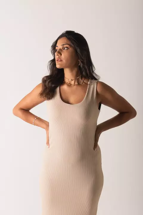 Vestido Longo Costas Abertas e Fenda Lateral - comprar online