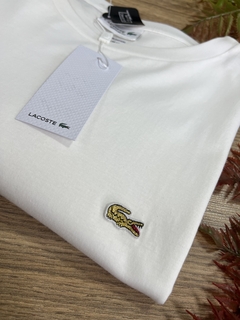 Camiseta Lacoste na internet