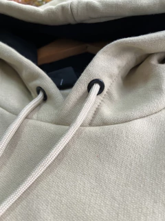 MOLETOM CANGURU BOSS - Cleric Club