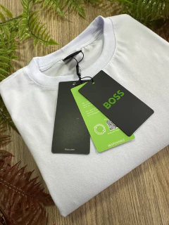 CAMISETA BOSS - 0001 BR na internet