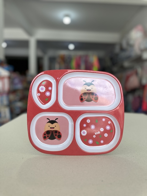 Prato com 4 divisórias