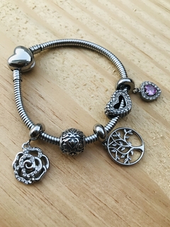 Berloque Flor Cravejada Inspiração Strass Inox - comprar online